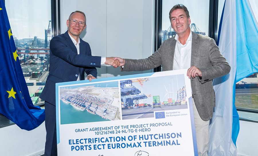 Signing of a Grant Agreement with the European Commission Signing of a Grant Agreement with the European Commission