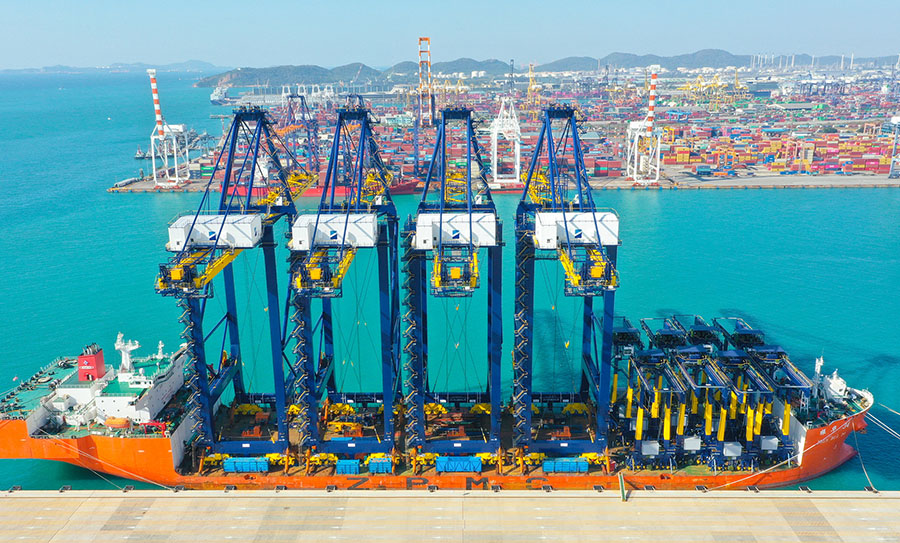 NEW REMOTE CONTROLLED CRANES FLEET ARRIVES AT TERMINAL D NEW REMOTE CONTROLLED CRANES FLEET ARRIVES AT TERMINAL D