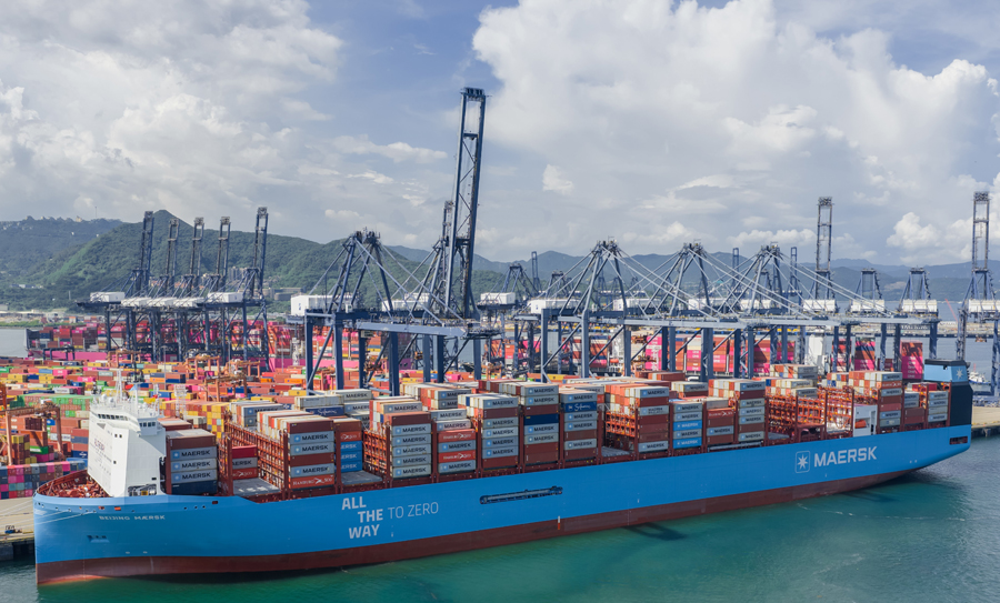 YANTIAN WELCOMES THE WORLD'S LARGEST METHANOL DUAL-FUEL CONTAINERSHIP "BEIJING MAERSK" YANTIAN WELCOMES THE WORLD'S LARGEST METHANOL DUAL-FUEL CONTAINERSHIP "BEIJING MAERSK"